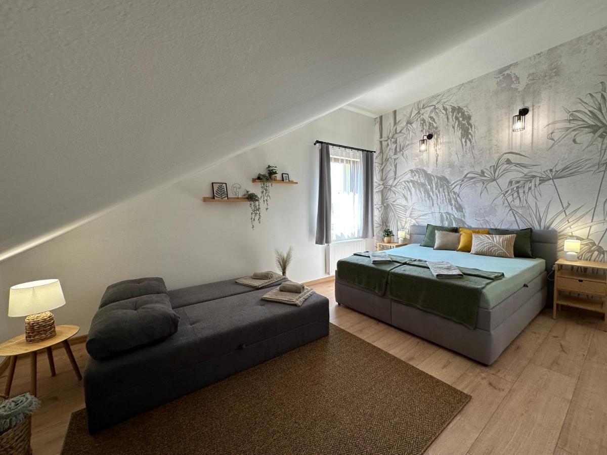 Green Apartment - City Centre - Main Square Liptovsky Mikulas Exterior foto