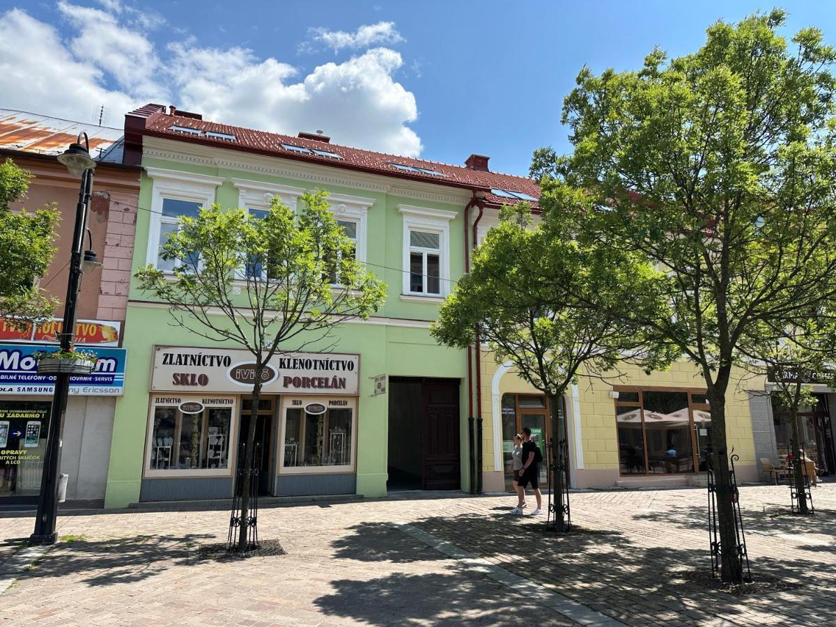Green Apartment - City Centre - Main Square Liptovsky Mikulas Exterior foto